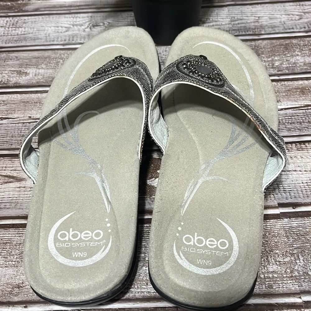 Obeo Brisa Elegant Black and Gray Beaded Women's Sandals Thong Size 9